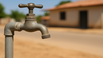 Interrupção inesperada nesta quarta-feira (10), com temperatura de 40 °C, causa indignação e denúncias de descaso por parte da concessionária.