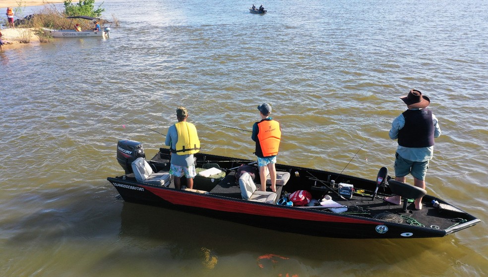 Podem se inscrever no evento equipes femininas, masculinas e mistas. O torneio será realizado no povoado de Garimpinho, em Araguaína. Torneio de pesca vai sortear kit de embarcações na sexta edição do evento — Foto: Divulgação/Prefeitura de Araguaína