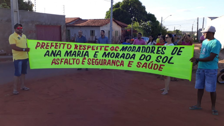 Esse foi o segundo protesto só neste ano. O primeiro ocorreu durante o período chuvoso em um piscinão de lama na principal avenida. Imagem: Divulgação/AFnotícias