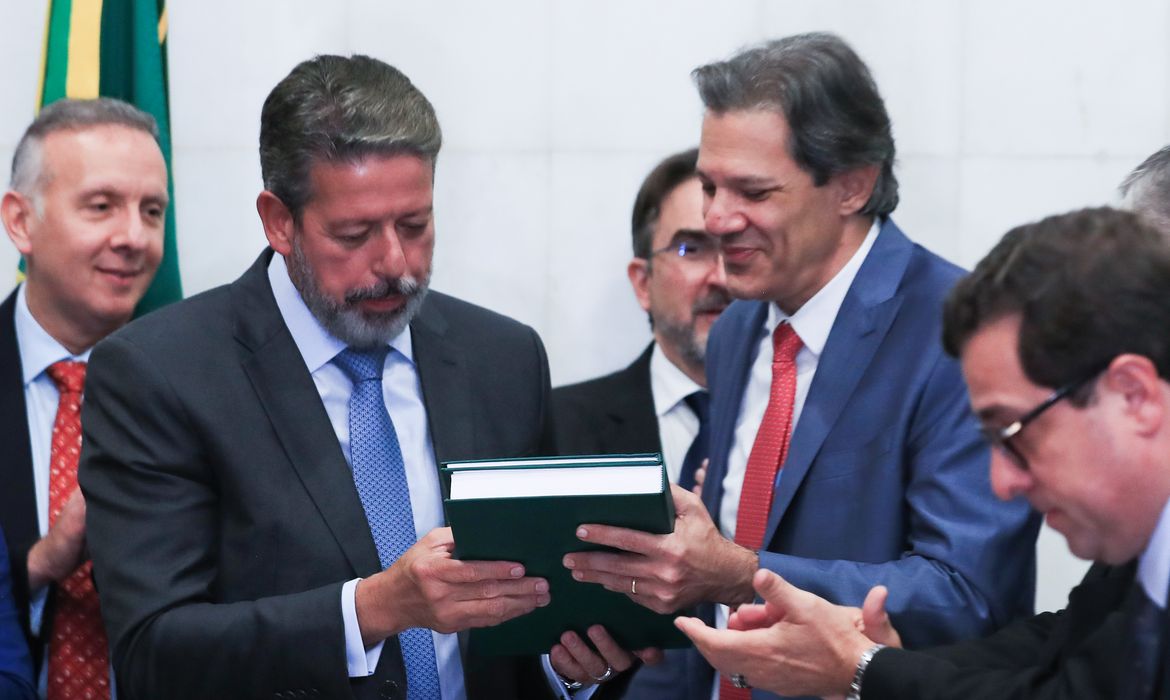 Ministro Haddad entregou projeto de lei complementar ao Congresso. Foto: Lula Marques/ Agência Brasil