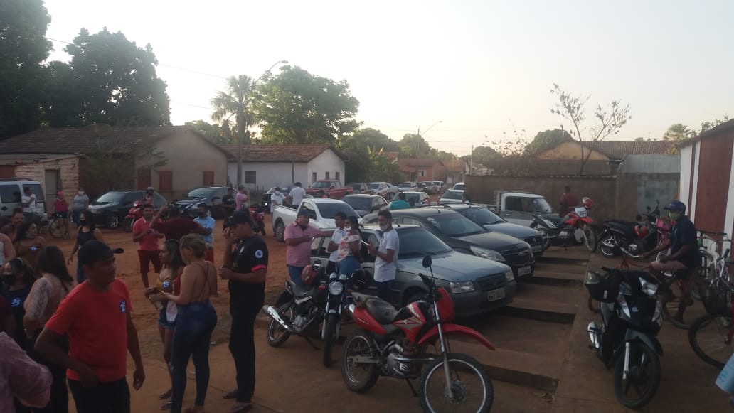 Apoiadores se aglomeram em eventos de convenção partidárias de partidos políticos. Apoiadores se aglomeram para prestigiar Mizô Alencar em convenção. – Foto: Divulgação